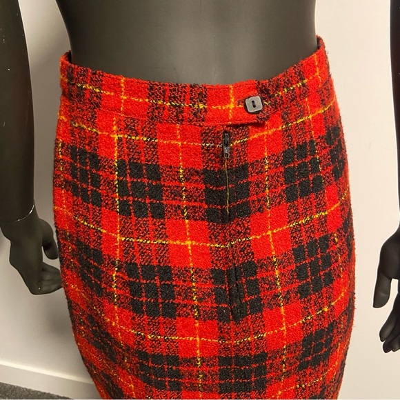 Vintage Red Plaid Wool Blazer Skirt Set – Made in Canada – Size 8 - Picture 4 of 11